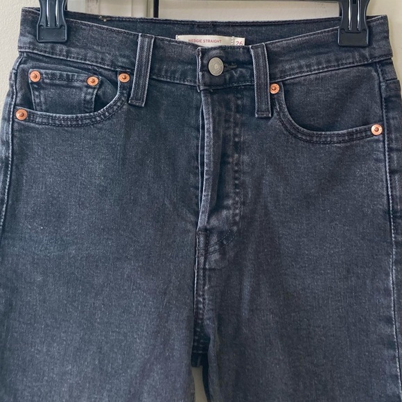 WORN ONCE LEVI’S Wedgie Straight Fit Women’s Jeans in ‘Break a Leg’ - Dark Gray - Picture 10 of 16